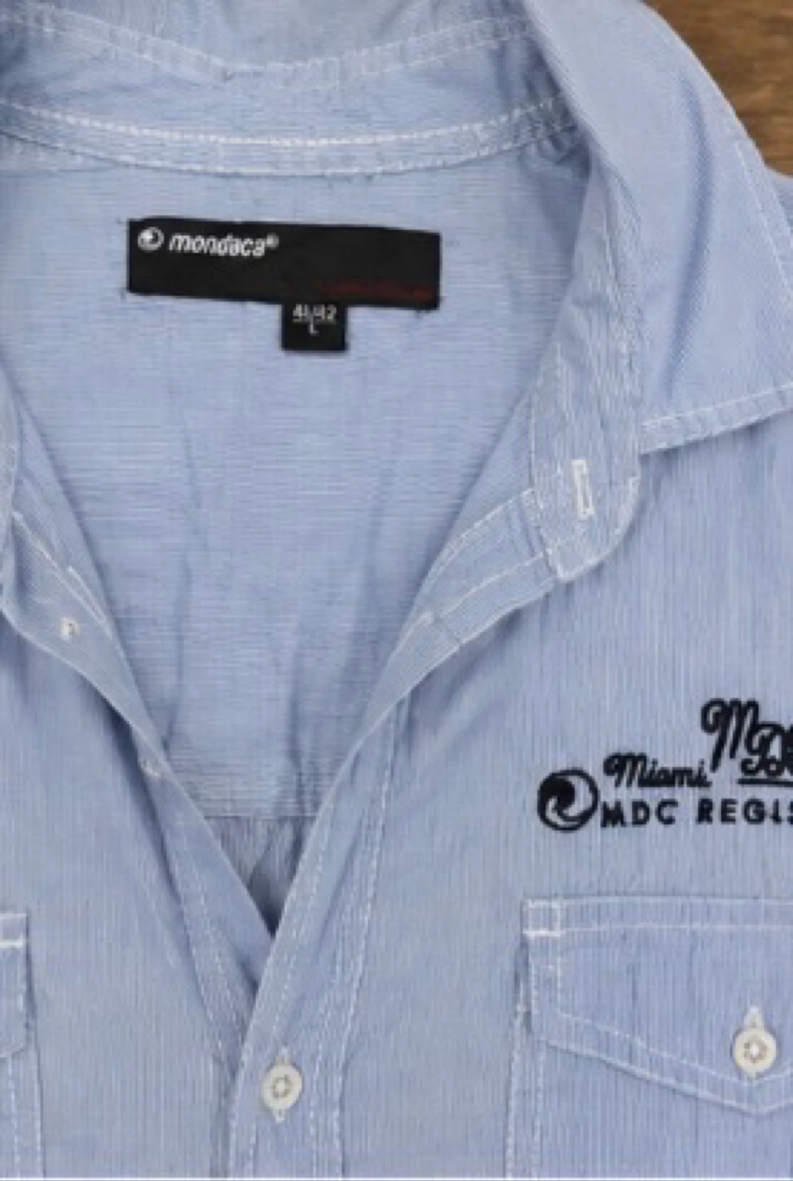 Mondaca Light blue short-sleeved fine stripe shirt size 41/42 casual style – photo 4